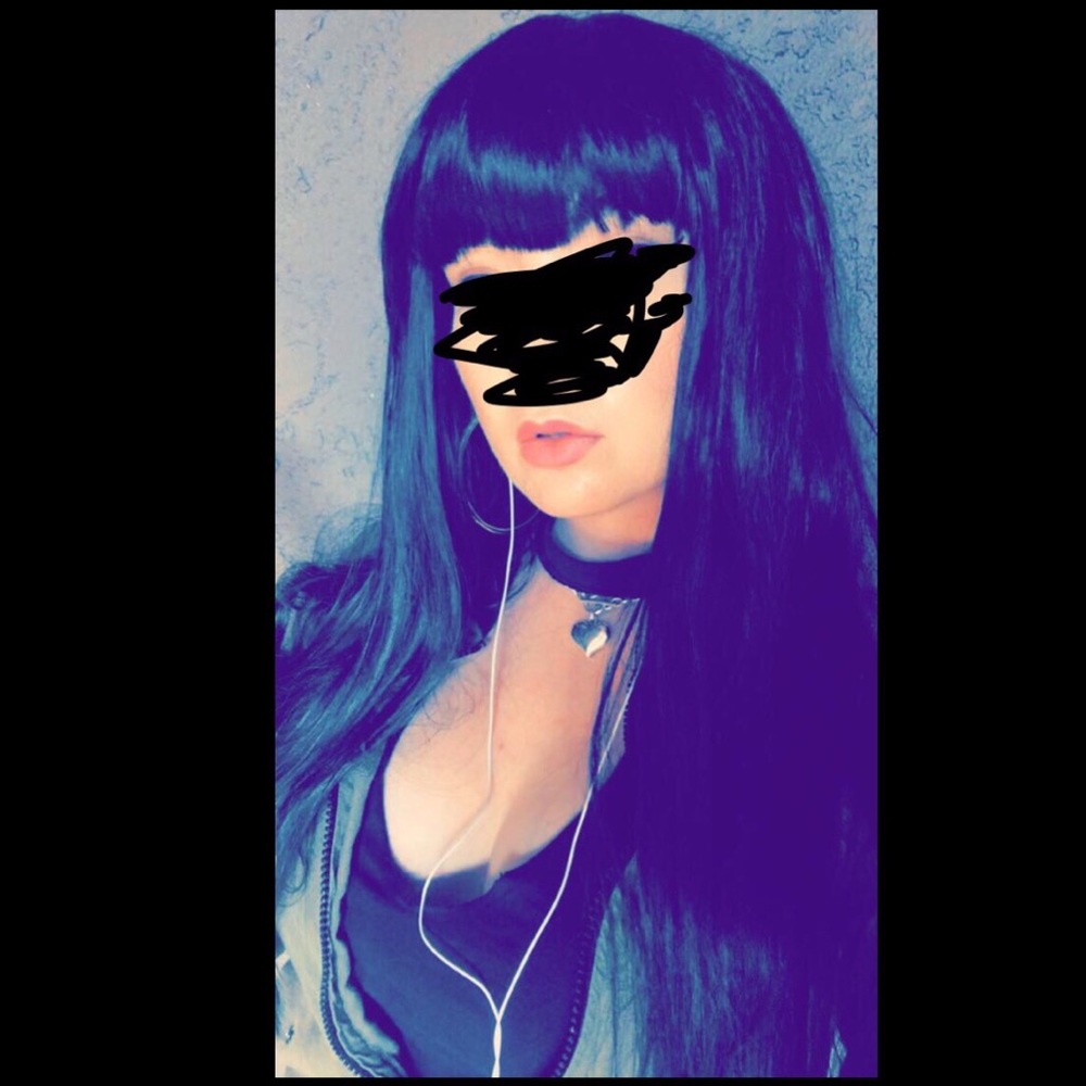 Black synthetic wig